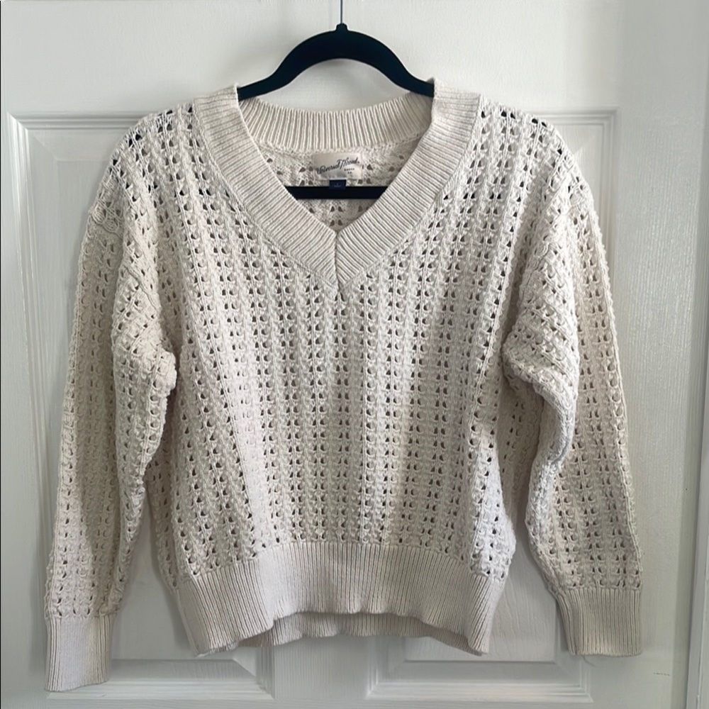 Universal Thread Cream V-Neck Sweater with Open-Weave Pattern